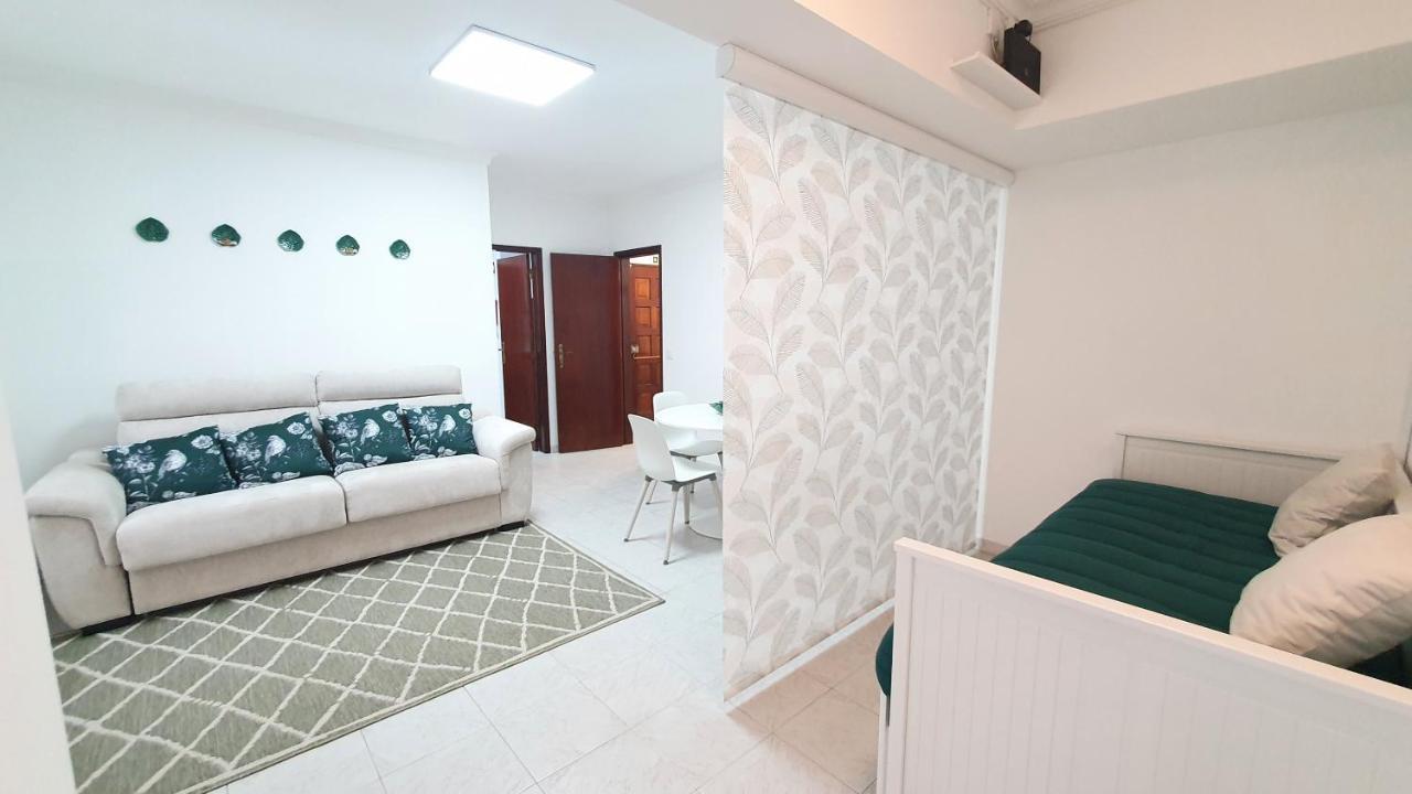Caldas Da Rainha'S Green & White Exterior photo